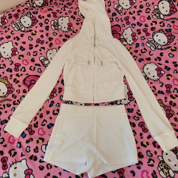 Juicy Couture White Tracksuit - Picture 6 of 8